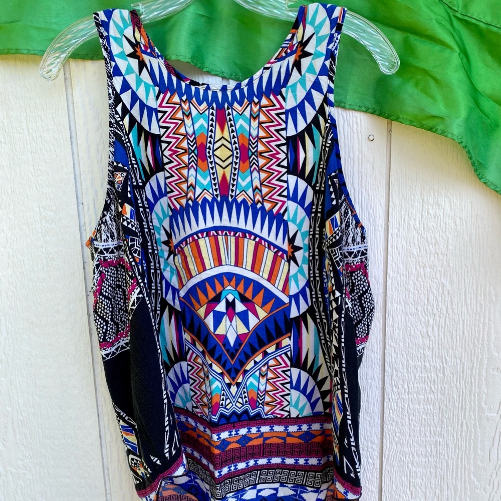 Renee C beautiful geometric blouse